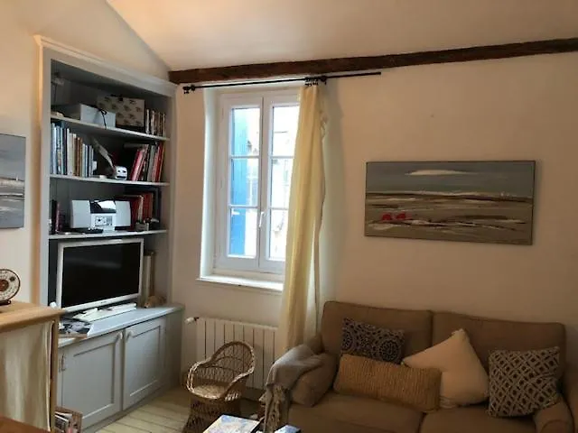 La Maison Bleue, Authentique Et Charmante Maison De Pecheur * Trouville-sur-Mer