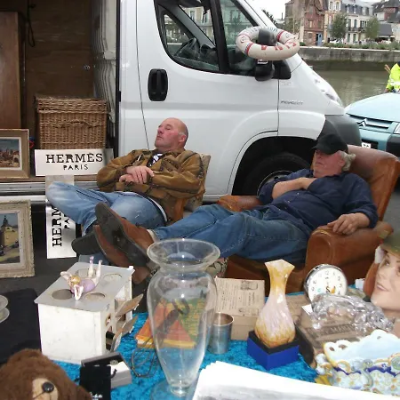 La Maison Bleue, Authentique Et Charmante Maison De Pecheur