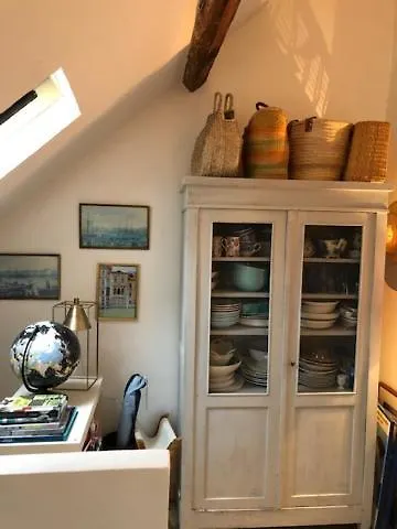 La Maison Bleue, Authentique Et Charmante Maison De Pecheur