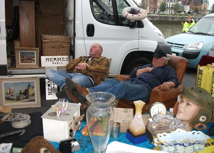 La Maison Bleue, Authentique Et Charmante Maison De Pecheur